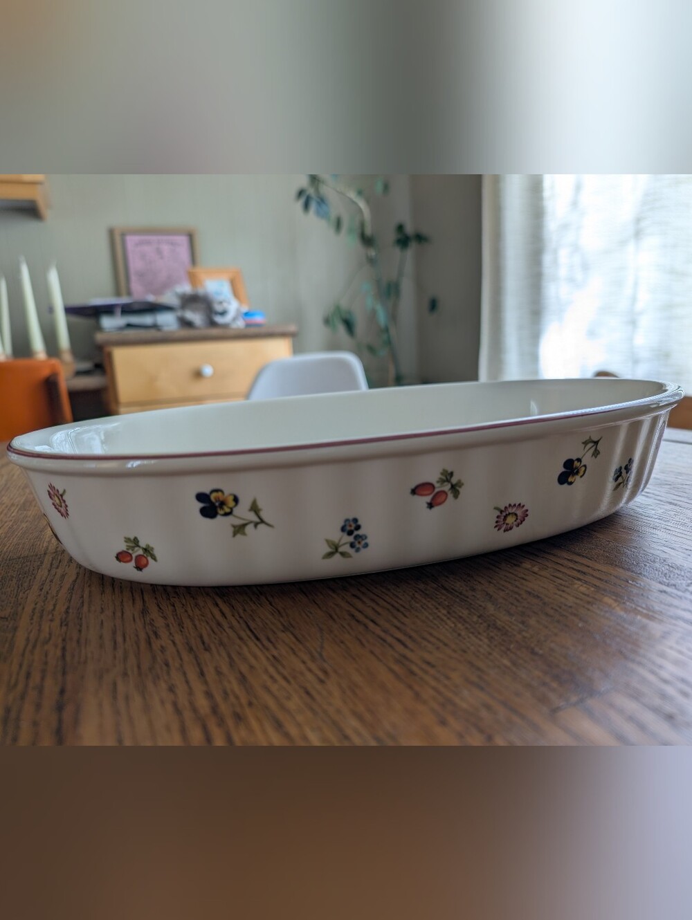 Villeroy & Boch Petite Fleur Oval Ceramic Baking Dish with Red Rim 13in